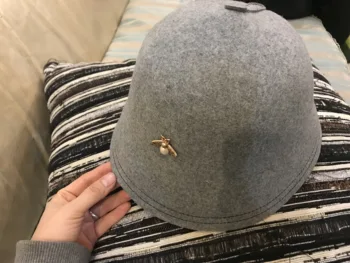 202004-inci arı Taklidi pin Düğmesi dekorasyon Zarif Stil %100 % yün bayan eğlence kova kapağı kadın balıkçı şapka